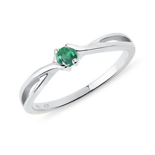 WHITE GOLD RING WITH A GREEN EMERALD - EMERALD RINGS - RINGS