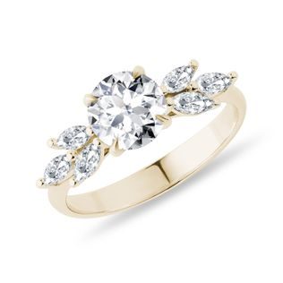 ZÁSNUBNÝ PRSTEŇ ZO ŽLTÉHO ZLATA S 1CT LAB GROWN DIAMANTOM - PRSTENE S LAB-GROWN DIAMANTMI - ZÁSNUBNÉ PRSTENE