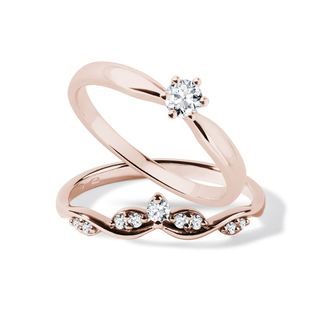 CHEVRONVERLOBUNGSSET MIT DIAMTEN IN ROSÉGOLD - TRAURING- UND VERLOBUNGSSETS - VERLOBUNGSRINGE