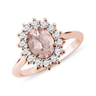Ring with morganite and diamonds in rose gold