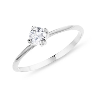 Delicate White Gold Ring with Brilliant