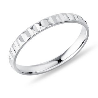 PÁNSKY GRAVÍROVANÝ PRSTEŇ Z BIELEHO 14K ZLATA - PRSTENE BIELE ZLATO - PRSTENE