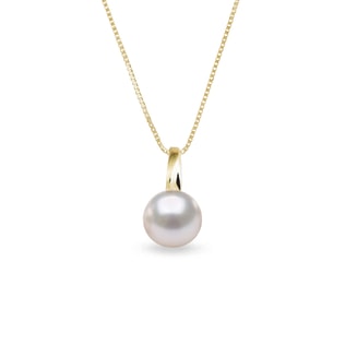 14k Gold Necklace with Akoya Pearl