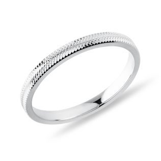 DÁMSKY PRSTEŇ S JEMNÝM GRAVÍROVANÍM V BIELOM ZLATE - PRSTENE BIELE ZLATO - PRSTENE