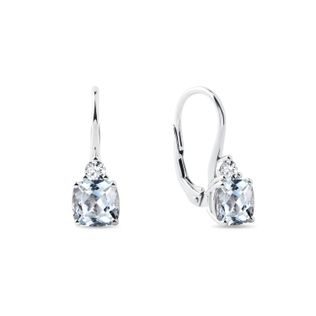 BOUCLES D’OREILLES EN OR BLANC, DIAMANTS ET AIGUE-MARINE - BOUCLES D'OREILLES EN AIGUE-MARINE - BOUCLES D'OREILLES