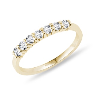 Diamantový prsten ve žlutém zlatě