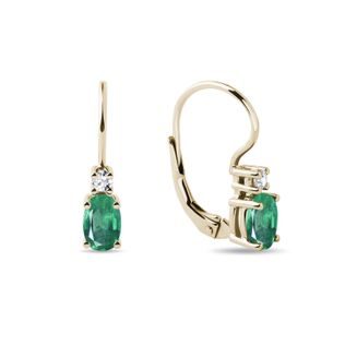 KOLCZYKI Z ŻÓŁTEGO ZŁOTA Z OWALNYMI SZMARAGDAMI I DIAMENTAMI - KOLCZYKI ZE SZMARAGDAMI - KOLCZYKI