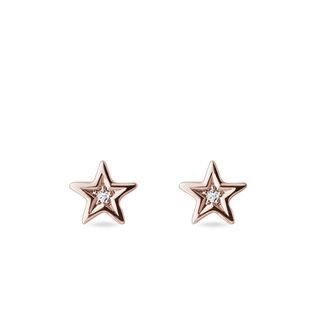 Kolczyki w kształcie gwiazdek, wykonane z różowego złota i ozdobione diamentami