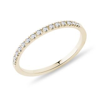 PRSTEN ZE ŽLUTÉHO ZLATA S DIAMANTY - DÁMSKÉ SNUBNÍ PRSTENY - SNUBNÍ PRSTENY