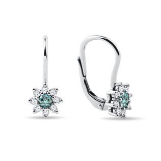 BOUCLES D'OREILLES EN OR BLANC AVEC FLEURS ET DIAMANTS BLEUS - BOUCLES D'OREILLES EN DIAMANT - BOUCLES D'OREILLES