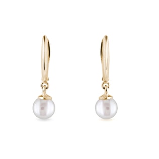 Freshwater pearl earrings in yellow gold