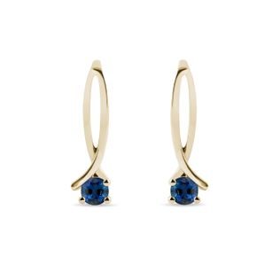 BOUCLES D'OREILLES RUBAN EN OR AVEC SAPHIRS BLEUS - BOUCLES D'OREILLES EN SAPHIR - BOUCLES D'OREILLES