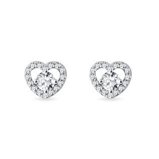 Boucles d'oreilles cœur en or blanc avec diamants