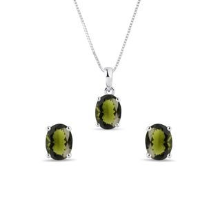 ENSEMBLE DE BIJOUX EN OR BLANC AVEC MOLDAVITES - PARURES DE BIJOUX - BIJOUX KLENOTA