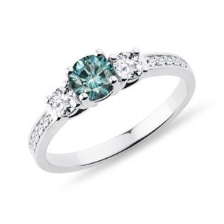 BAGUE DELUXE EN OR BLANC AVEC DIAMANT BLEU CENTRAL ET DIAMANTS BLANCS - BAGUES DE FIANÇAILLES AVEC DIAMANTS DE COULEUR - BAGUES DE FIANÇAILLES