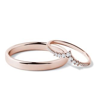 DIAMOND CHEVRON AND SHINY FINISH WEDDING RING SET IN ROSE GOLD - ROSE GOLD WEDDING SETS - WEDDING RINGS