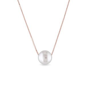 White pearl necklace in rose gold