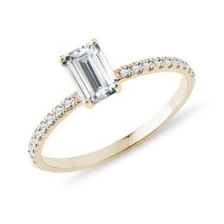 BAGUE D'OR JAUNE AVEC DIAMANT TAILLE ÉMERAUDE - BAGUES DE FIANÇAILLES EN DIAMANT - BAGUES DE FIANÇAILLES