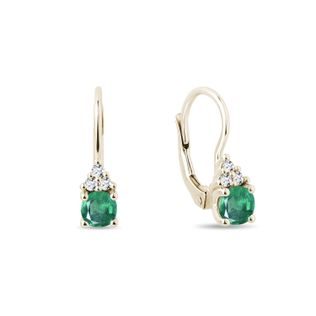 VISACÍ NÁUŠNICE SE SMARAGDEM A BRILIANTY VE ŽLUTÉM ZLATĚ - NÁUŠNICE SE SMARAGDEM - NÁUŠNICE