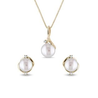 PERLEN-SCHMUCKSET MIT BRILLANTEN IN GELBGOLD - PERLENSCHMUCK SETS - PERLEN