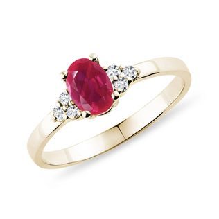Ring in Yellow Gold with Ruby ​​and Diamonds