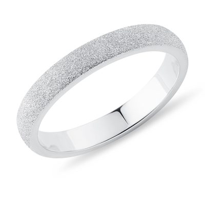 Moderní prsten z bílého zlata pro muže