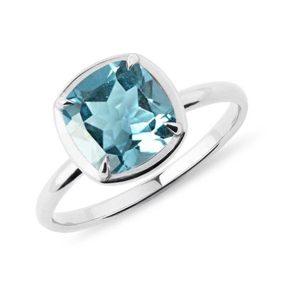 Ring with Topaz in White Gold | KLENOTA