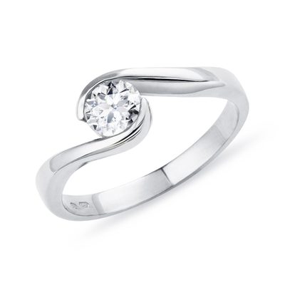 Originální prsten z bílého zlata s 0,5ct diamantem