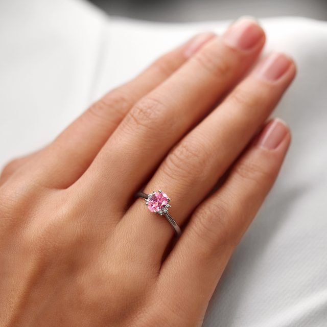 BAGUE DE FIANÇAILLES EN OR BLANC AVEC SAPHIR ROSE ET DIAMANTS - BAGUES DE FIANÇAILLES EN SAPHIR - 