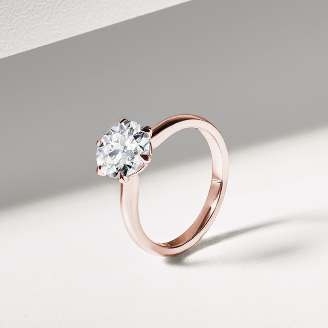 LUXUSNÝ PRSTEŇ Z RUŽOVÉHO ZLATA S LAB GROWN BRILIANTOM - PRSTENE S LAB-GROWN DIAMANTMI - 
