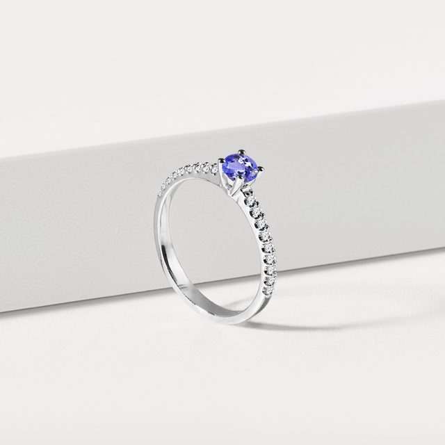 BAGUE DE FIANÇAILLES D'OR BLANC AVEC TANZANITE ET DIAMANTS - BAGUES EN TANZANITE - 