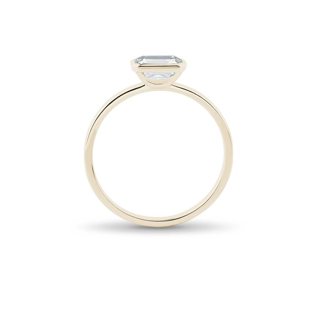 BAGUE EN OR JAUNE ET DIAMANT DE SYNTHÈSE TAILLE ÉMERAUDE - BAGUES AVEC DIAMANTS DE SYNTHÈSE - 