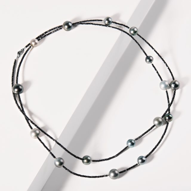 COLLIER EN SPINELLES FACETTÉES ET PERLES DE TAHITI - COLLIERS AVEC MINÉRAUX - 