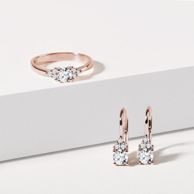 ELEGANT DIAMOND DROP EARRINGS IN ROSE GOLD - DIAMOND EARRINGS - 
