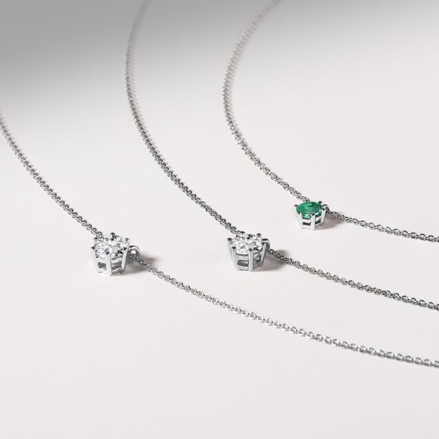 PENDENTIF EN OR BLANC SERTI D'UN BRILLANT - COLLIERS AVEC DIAMANTS - 