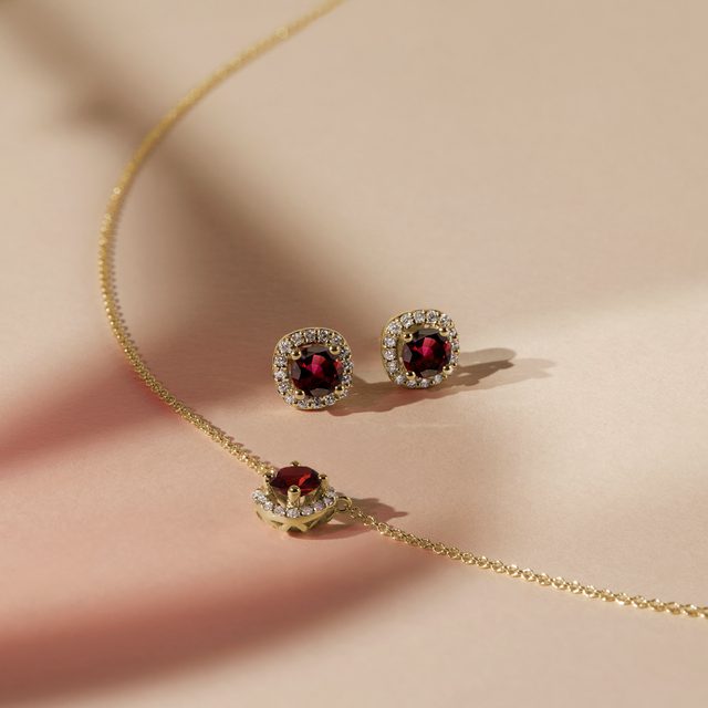 BOUCLES D'OREILLES EN OR JAUNE ENDIAMANTÉES AVEC GRENATS ROUGES - BOUCLES D'OREILLES EN GRENAT - 