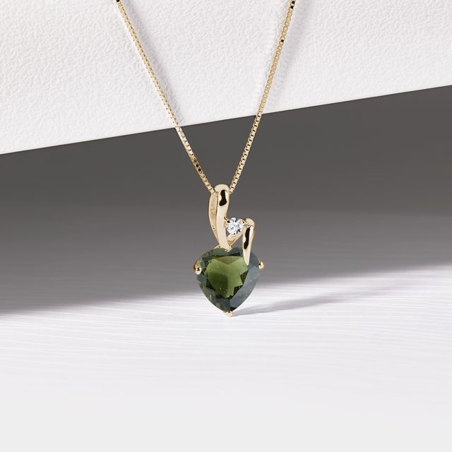COLLIER COEUR EN OR JAUNE AVEC MOLDAVITE ET DIAMANT - COLLIERS AVEC MOLDAVITE - 
