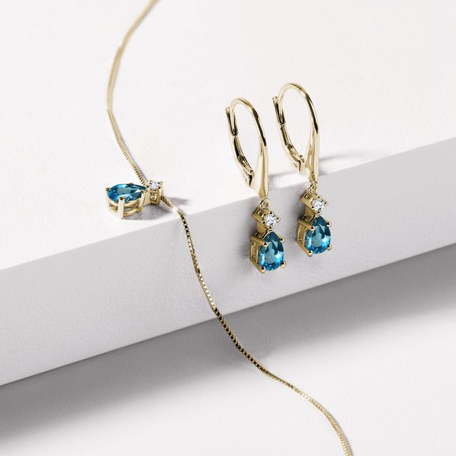 BOUCLES D'OREILLES ET COLLIER EN OR, TOPAZES, DIAMANTS - ENSEMBLES DE BIJOUX EN GEMMES - 
