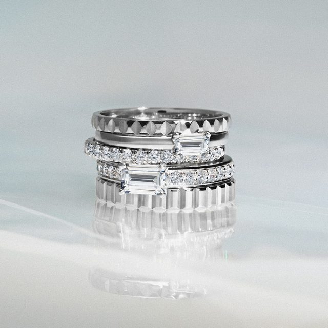 PRSTEN Z BÍLÉHO ZLATA S EMERALD DIAMANTEM - ZÁSNUBNÍ PRSTENY S LAB GROWN DIAMANTY - 