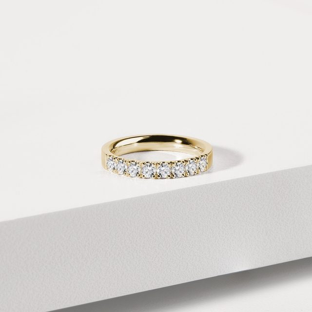 GOLDRING MIT KLAREN DIAMANTEN BESETZT - TRAURINGE FÜR DAMEN - 