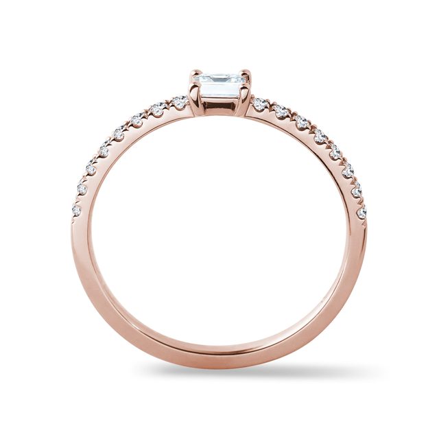 ROSÉGOLDRING MIT OST-WEST DIAMANT IM SMARAGDSCHLIFF - VERLOBUNGSRINGE DIAMANTEN - 