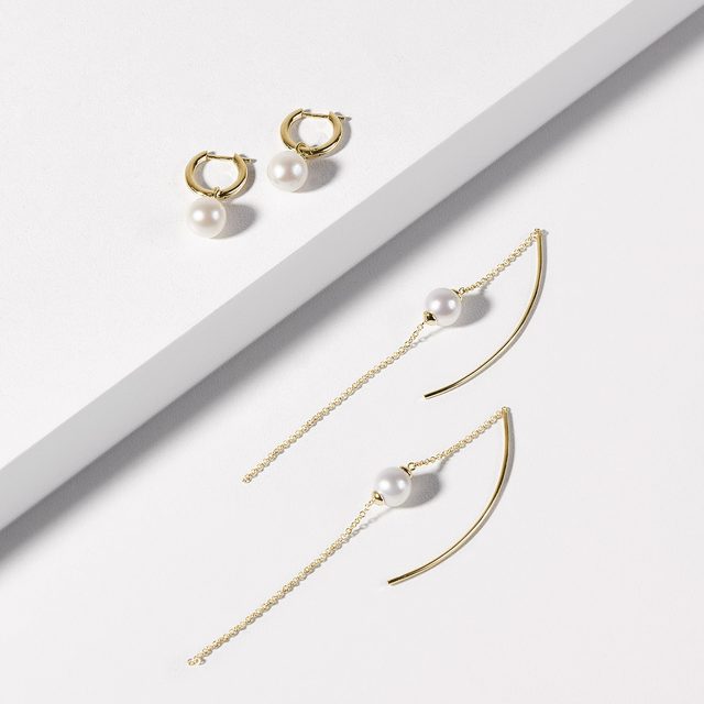 BOUCLES D'OREILLES MODERNES EN OR JAUNE AVEC PERLE - BOUCLES D'OREILLES EN PERLES - 