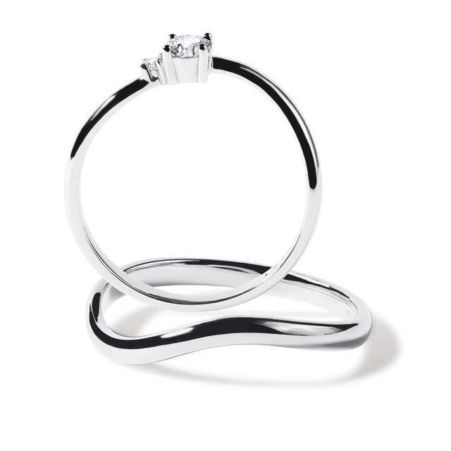 JEU DE BAGUES DE FIANÇAILLES ET DE MARIAGE EN OR BLANC AVEC DIAMANTS - BAGUE DE FIANÇAILLES ET ALLIANCE ASSORTIES - 