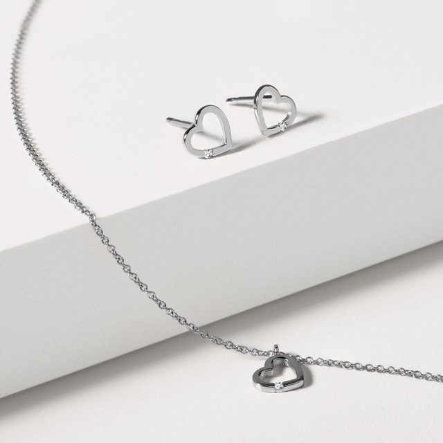 NÁUŠNICE SRDÍČKA Z BÍLÉHO ZLATA S DIAMANTY - DIAMANTOVÉ NÁUŠNICE PECKY - 