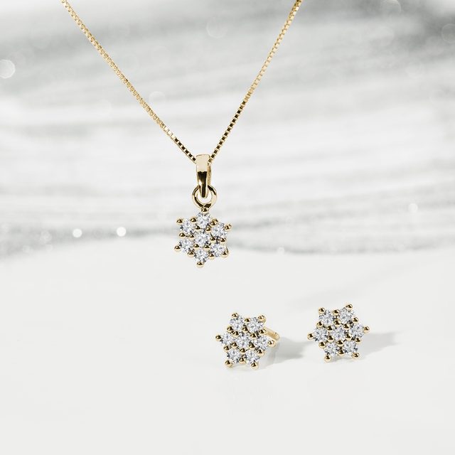 DIAMOND FLOWER EARRINGS IN YELLOW GOLD - DIAMOND STUD EARRINGS - 