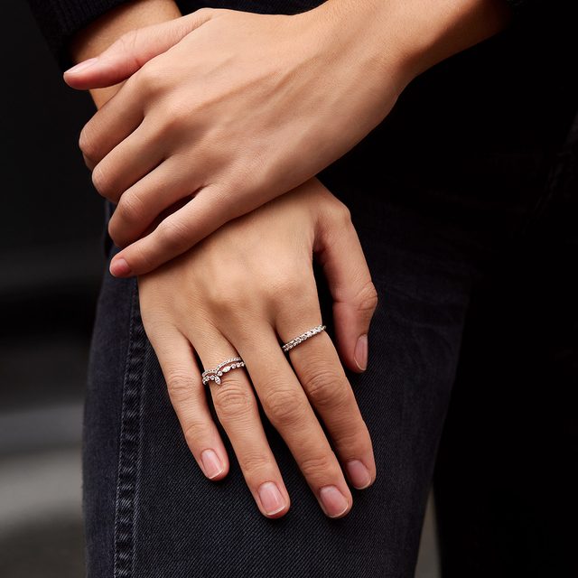 BAGUE DE FIANÇAILLES EN OR BLANC AVEC DIAMANTS TAILLES MARQUISE ET BRILLANT - BAGUE DE FIANÇAILLES ET ALLIANCE ASSORTIES - 