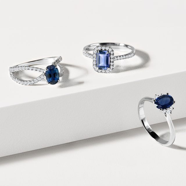 BAGUE DE FIANÇAILLES LUXUEUSE EN OR BLANC AVEC SAPHIR ET DIAMANTS - BAGUES DE FIANÇAILLES EN SAPHIR - 