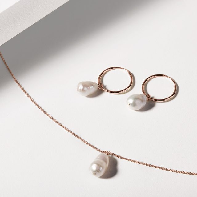 CRÉOLES EN OR ROSE ET PERLE D'EAU DOUCE - BOUCLES D'OREILLES EN PERLES - 