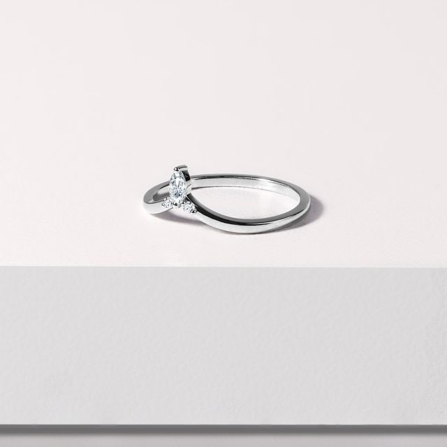 BAGUE CHEVRON EN OR BLANC AVEC DIAMANT MARQUISE - ALLIANCES DE MARIAGE FEMMES - 