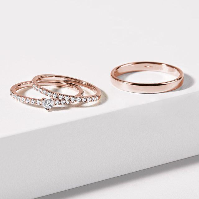 EHERINGSET AUS ROSEGOLD UND DIAMANTEN - ROSÉGOLDENE TRAURINGE IM SET - 